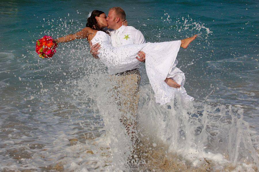 The Outer Banks of North Carolina included in CNN'S "Honeymoon Getaways